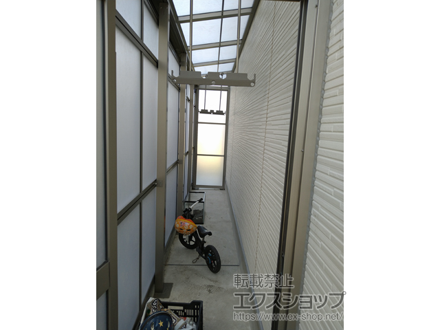 千葉県館山市のLIXIL リクシル（トステム）のストックヤード スピーネストックヤードF型 パネルタイプ ヤード仕様 積雪〜20cm対応 施工例