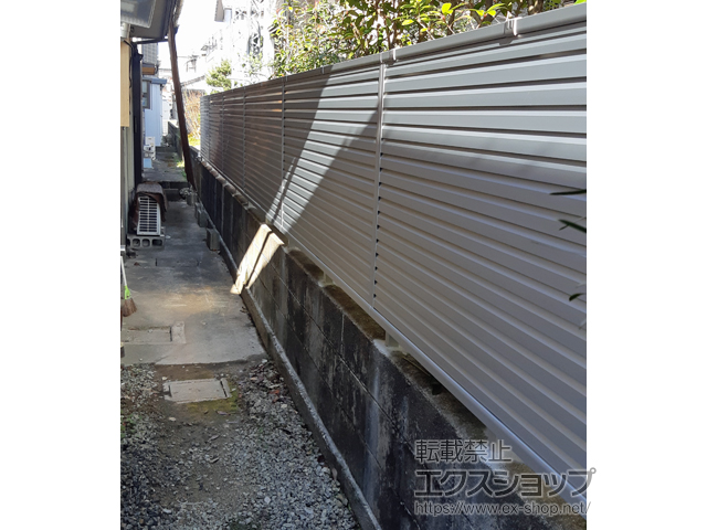 三重県津市ののフェンス・柵 ミエーネフェンス 目隠しルーバータイプ　自由柱施工 施工例