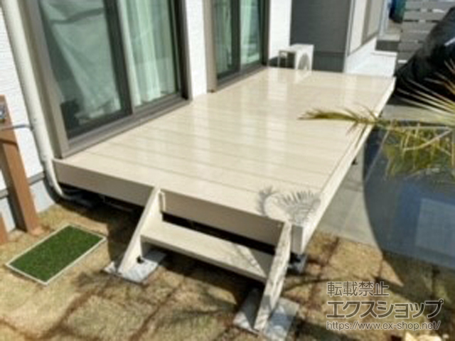 神奈川県三浦市ののウッドデッキ エバーエコウッドIIデッキ ホワイト 床板195mm仕様 施工例