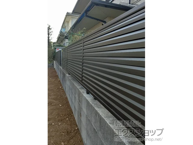 神奈川県横浜市のValue Selectのフェンス・柵・塀 ミエーネフェンス 目隠しルーバータイプ 自由柱施工 施工例