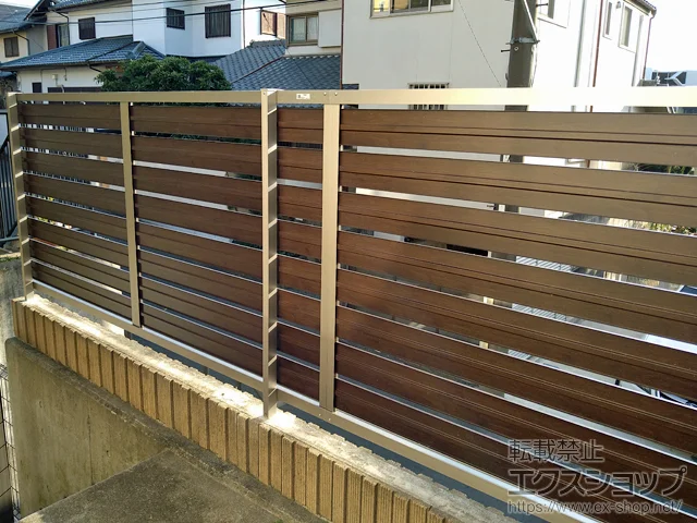 神奈川県横浜市のValue Selectのフェンス・柵・塀 モクハイフェンス　フリーポールタイプ 施工例