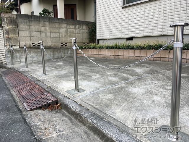 東京都杉並区ののカーゲート スペースガード(車止め) F48型 埋込式 キー付き 施工例