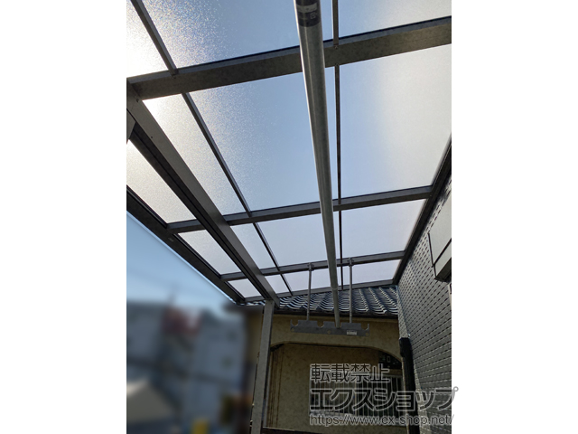 大阪府大阪市ののバルコニー・ベランダ屋根 スピーネF型 屋根タイプ 連棟 積雪〜20cm対応 施工例