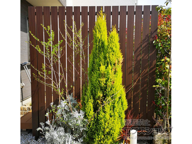 大阪府高槻市ののフェンス・柵 リレーリア フェンス4N型 マテリアルカラー 間仕切柱施工 施工例