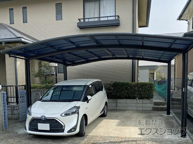 福岡県北九州市のLIXIL(リクシル)のカーポート ネスカR (ラウンドスタイル) ワイド 積雪〜20cm対応 施工例