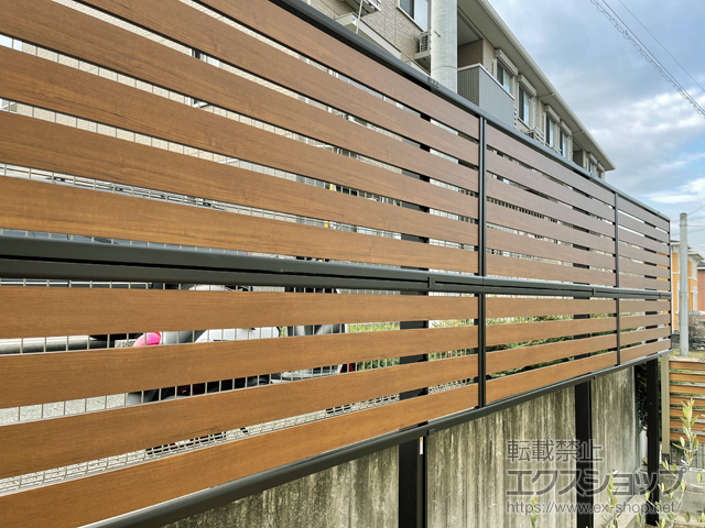 熊本県菊池郡菊陽町ののフェンス・柵 モクアルフェンス 横板タイプ3段支柱 自立建て用(パネル2段) 施工例