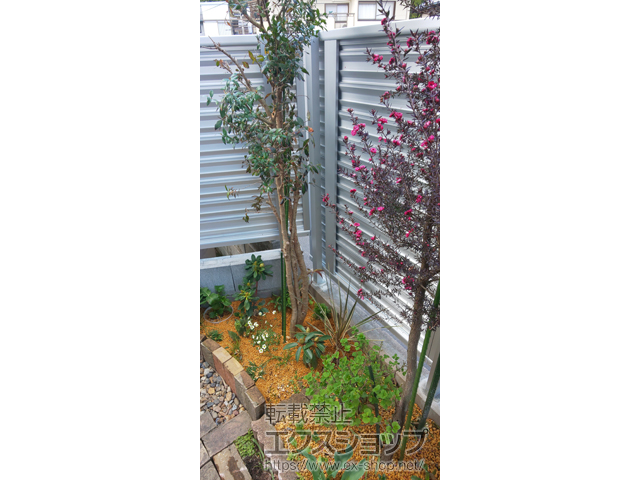 滋賀県湖南市ののフェンス・柵 ミエーネフェンス 目隠しルーバータイプ 自由柱施工 施工例