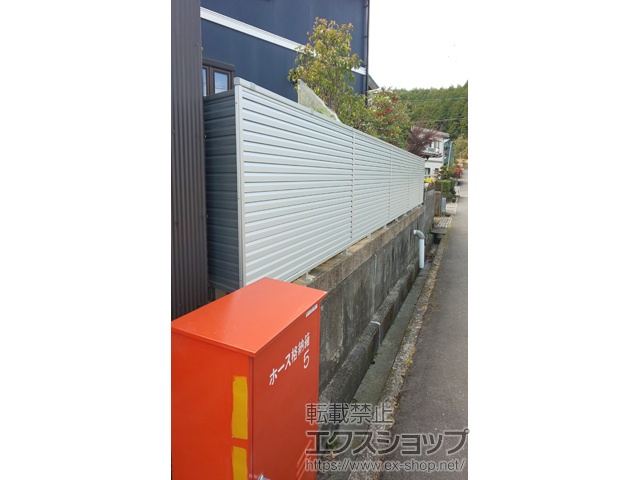 滋賀県湖南市ののフェンス・柵 シンプレオフェンス13型 ルーバー 自由柱施工 施工例