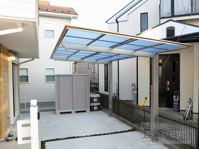 神奈川県横浜市ののカーポート フーゴF (フラットスタイル) 木調色 積雪〜20cm対応 施工例