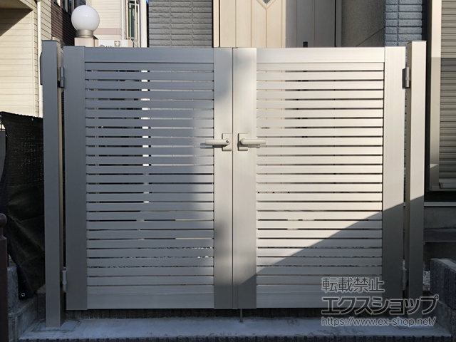 神奈川県横須賀市のの門扉 シンプレオ門扉3型 横太格子 両開き 門柱使用 施工例