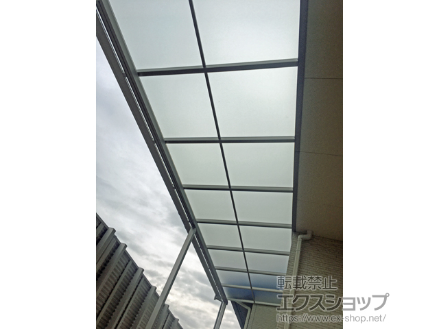 大分県大分市ののテラス屋根 ソラリア F型 テラスタイプ 連棟 積雪〜20cm対応 施工例