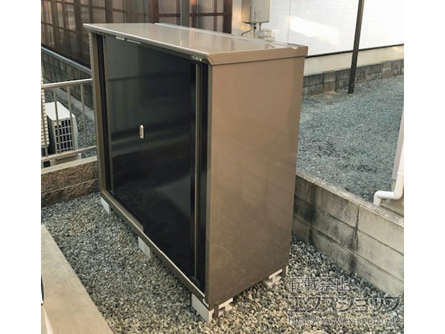 兵庫県揖保郡太子町のの物置・屋外倉庫 ナイソーシスター　1740×720×1603（KMW-177DP） KMW-177DP-CB 施工例