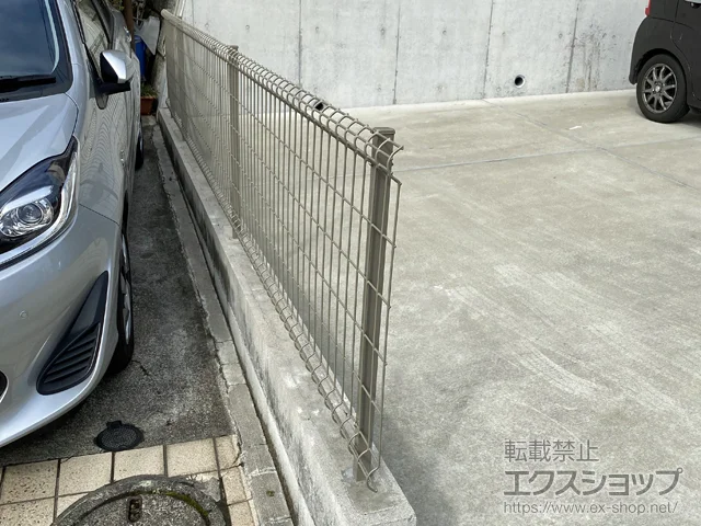 神奈川県横浜市のLIXIL(リクシル)のフェンス・柵・塀 ハイグリッドフェンスUF8型 フリーポールタイプ 施工例