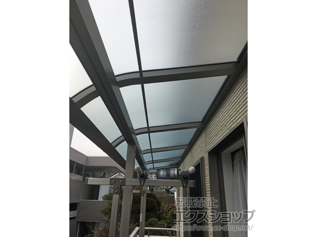 宮城県仙台市ののバルコニー・ベランダ屋根 スピーネ R型 屋根タイプ 連棟 積雪〜20cm対応 施工例