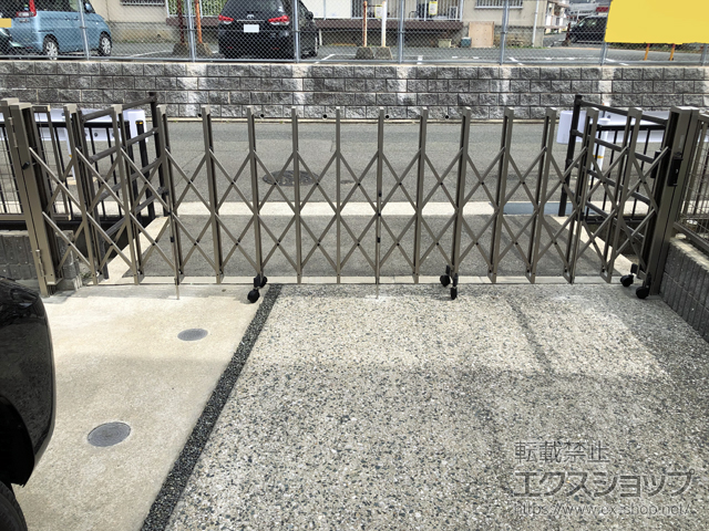 福岡県福岡市ののカーゲート トリップゲートII 2型 スタンダード ノンレール 片開き 40S 施工例