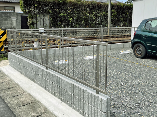 愛知県あま市ののフェンス・柵 アルメッシュフェンス1型 フリーポールタイプ 施工例