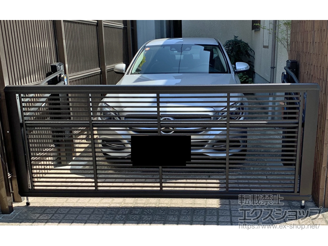 千葉県柏市ののカーゲート ルシアスアップゲート 1型 横格子 手動式 施工例