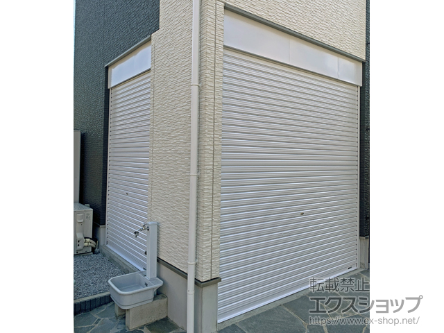 埼玉県川口市ののガレージシャッター プラテアII スチールタイプ 手動式 内部付 *単窓仕様 施工例