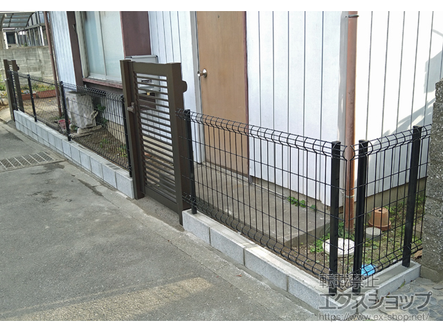 埼玉県鶴ヶ島市ののフェンス・柵 イーネットフェンス 3F型 自由柱施工 施工例