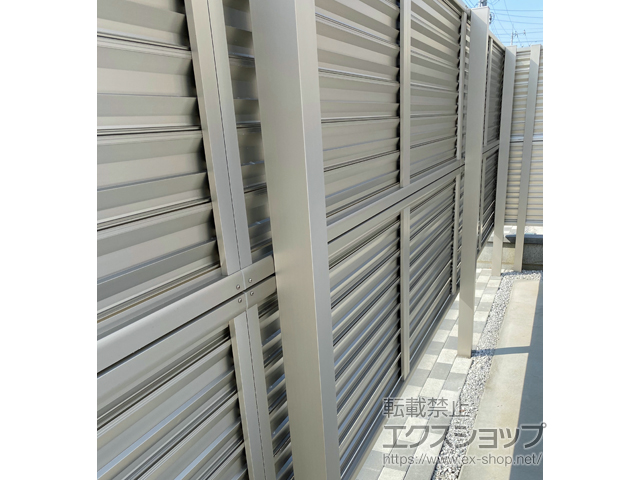 東京都昭島市ののフェンス・柵 ミエーネフェンス 目隠しルーバータイプ 2段支柱 自立建て用 施工例