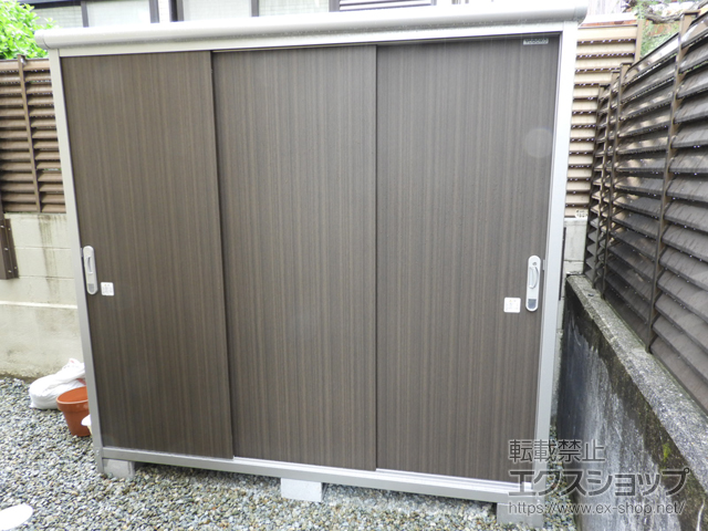 兵庫県芦屋市のの物置・屋外倉庫 エスモ 一般型 2100×750×1959 ESE-2107A-DW 施工例