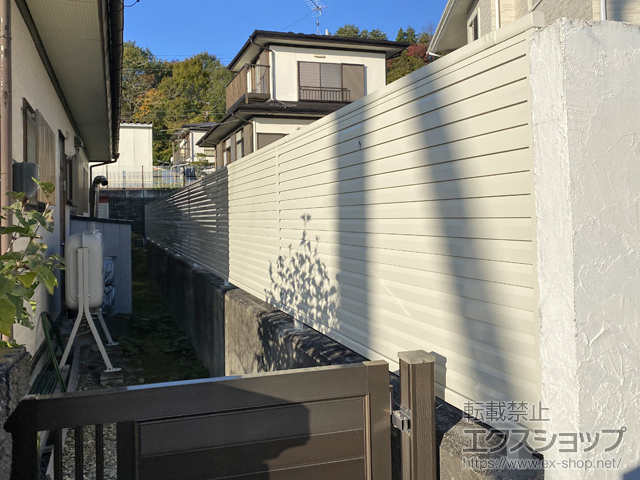 岩手県宮古市ののフェンス・柵 ミエーネフェンス 目隠しルーバータイプ 自由柱施工 施工例