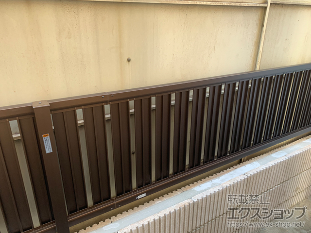 東京都府中市ののフェンス・柵 シンプレオフェンスST1F型 縦スリット 自由柱施工 施工例