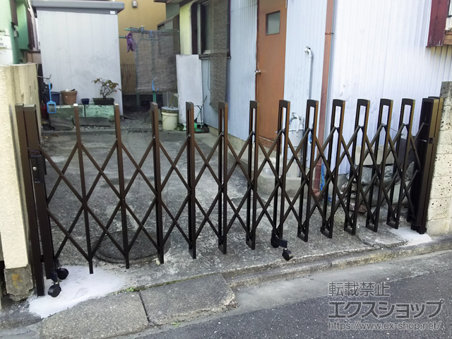 神奈川県川崎市ののカーゲート トリップゲートII 2型 スタンダード ノンレール 片開き (35S) 施工例