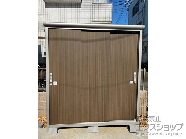 東京都練馬区のの物置・屋外倉庫 エスモ 一般型 1797×650×1959 ESE-1806A-DW 施工例