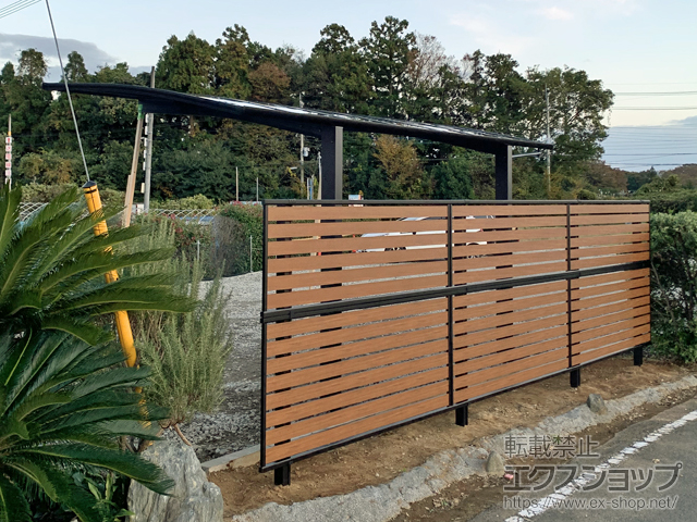 茨城県稲敷市ののフェンス・柵 モクアルフェンス 横板タイプ 2段支柱 自立建て用 施工例