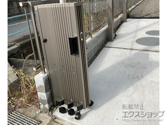 岐阜県瑞穂市ののカーゲート トリップゲートII 2型 スタンダード ノンレール 両開き（80W 40S+40M） 施工例