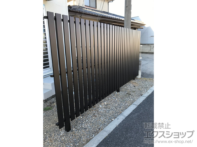 栃木県足利市ののフェンス・柵 ルシアス スクリーンフェンスS04型 自由柱施工 施工例