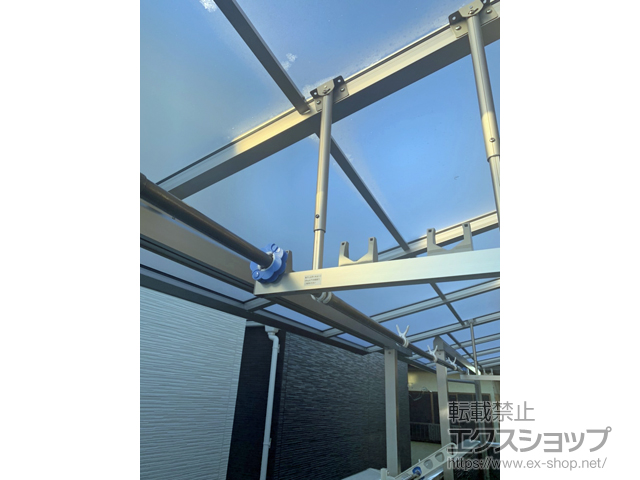 神奈川県茅ヶ崎市ののバルコニー・ベランダ屋根 プレシオステラスII F型 屋根タイプ 単体 積雪〜20cm対応 施工例