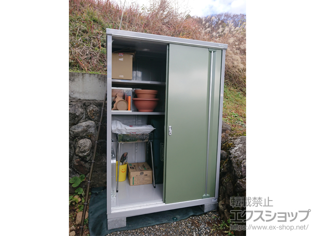 長野県諏訪郡下諏訪町のの物置・屋外倉庫 シンプリー 一般型 1320×905×1903 MJX-139E-P-JG 施工例