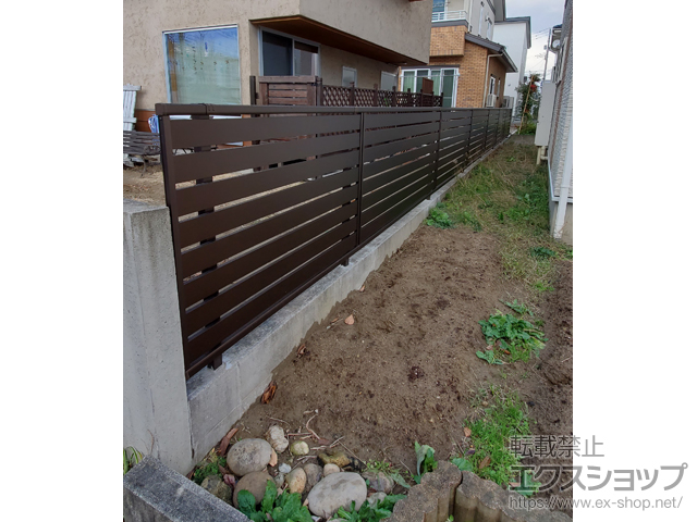 新潟県長岡市ののフェンス・柵 シンプレオフェンスSY1F型 横スリット　自由柱施工 施工例