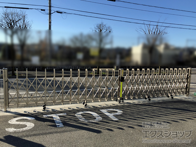 埼玉県さいたま市ののカーゲート トリップゲートII 2型 スタンダード ノンレール 両開き　74W(37S+37M) 施工例