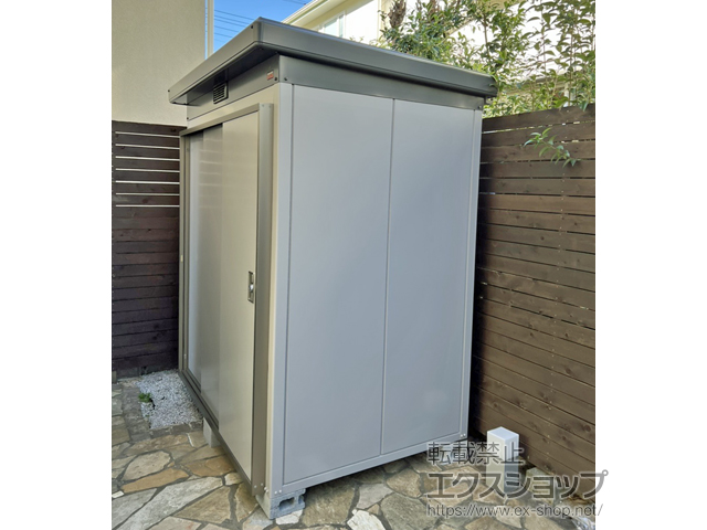 東京都世田谷区のの物置・屋外倉庫 ナイソー 一般型 1880×1300×2270 SMK-25SN 施工例