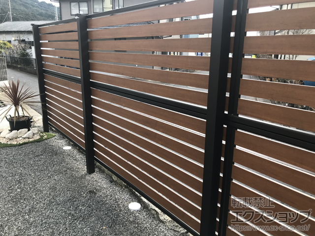 栃木県宇都宮市ののフェンス・柵 モクアルフェンス 横板タイプ 2段支柱 自立建て用 施工例