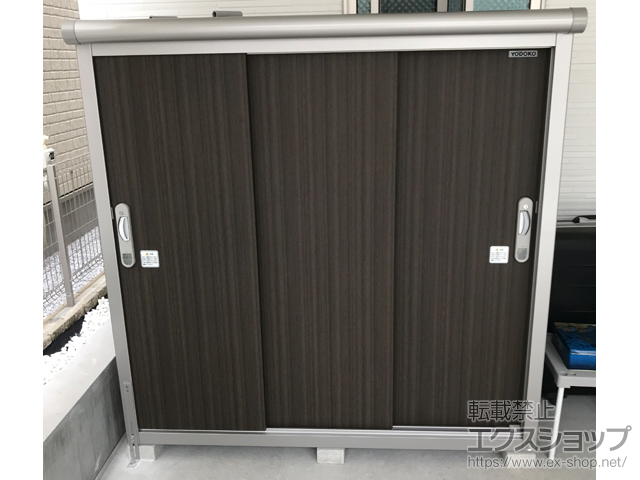 神奈川県川崎市のの物置・屋外倉庫 エスモ 一般型 1497×650×1501 ESE-1506E-DW+別売棚 施工例