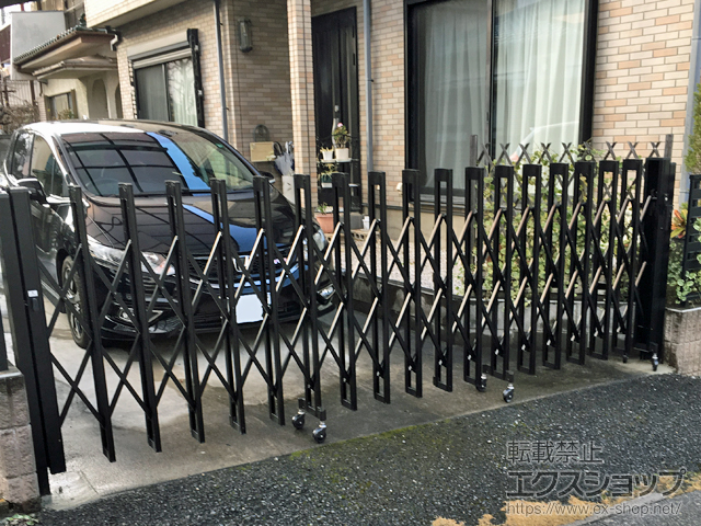 埼玉県さいたま市ののカーゲート アルシャインII M型 Aタイプ ノンレール 片開き　390S 施工例