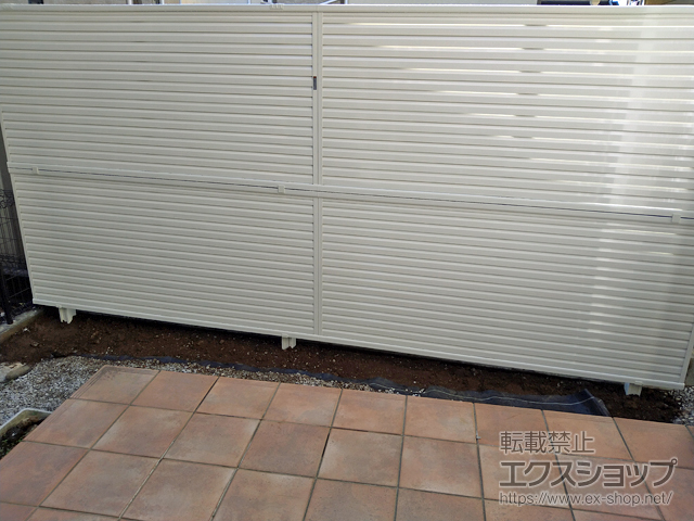 千葉県柏市ののフェンス・柵 ミエーネフェンス 目隠しルーバータイプ 2段支柱 自立建て用 施工例