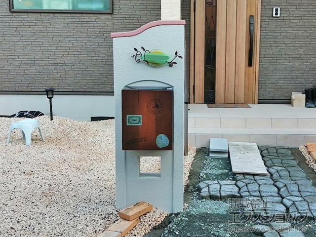 山口県光市のの機能門柱・ポスト アンエントレ500 GW-UN-ENT500W-IV 施工例