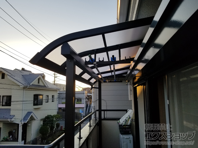 埼玉県草加市ののバルコニー・ベランダ屋根 ソラリア R型 屋根タイプ 単体 積雪〜20cm対応 施工例