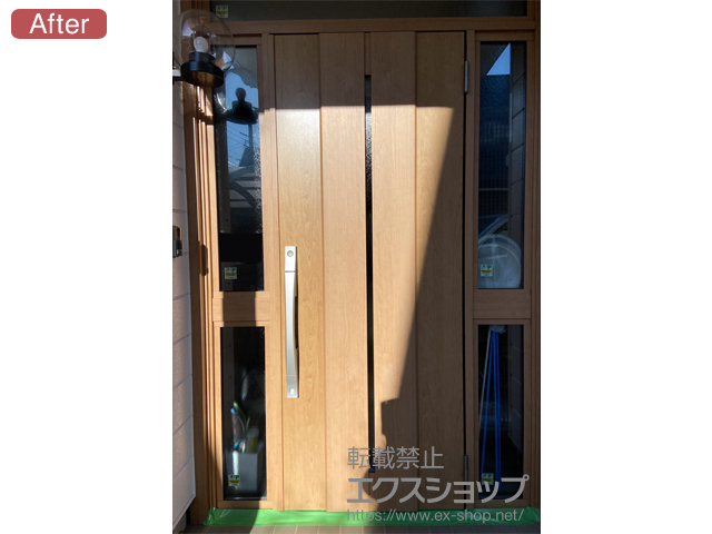 茨城県ひたちなか市のLIXIL リクシル（トステム）の玄関ドア リシェント玄関ドア3 断熱K4仕様 両袖仕様(ランマ付)R M12型 ※手動仕様 施工例