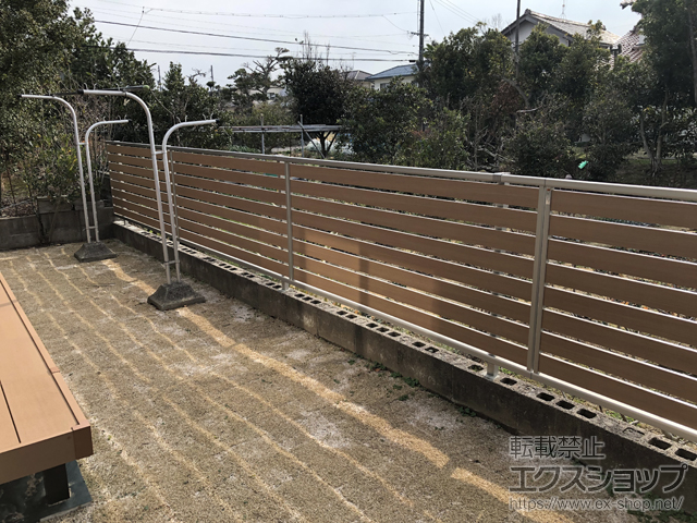 島根県出雲市ののフェンス・柵 ルシアスフェンスF04型 横板 木目カラー 自由柱施工 施工例
