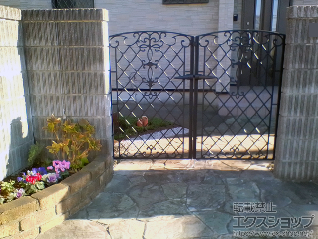 神奈川県厚木市のの門扉 キャスリート1型 両開き　門柱タイプ 施工例