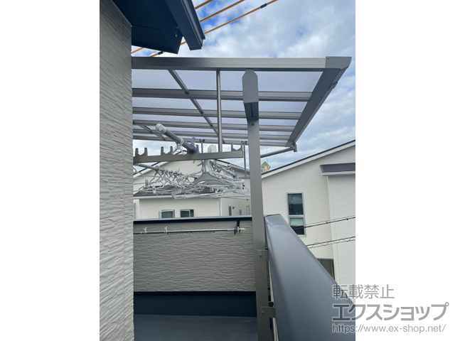 大阪府和泉市ののバルコニー・ベランダ屋根 ソラリア F型 1500 屋根タイプ 単体 積雪〜50cm対応 施工例