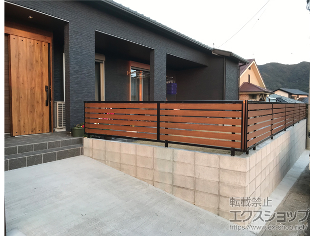 鹿児島県南さつま市ののフェンス・柵 モクアルフェンス　横板タイプ 自由柱タイプ 施工例