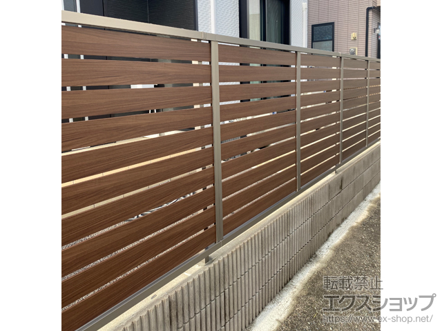福岡県大野城市ののフェンス・柵 モクハイフェンス フリーポールタイプ　木調カラー 施工例