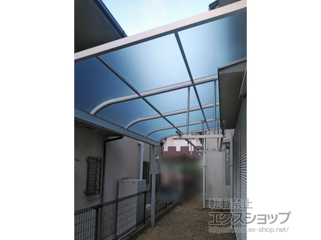 大阪府南河内郡太子町のYKKAPのテラス屋根 ソラリア R型 テラスタイプ 単体 積雪～20cm対応 施工例